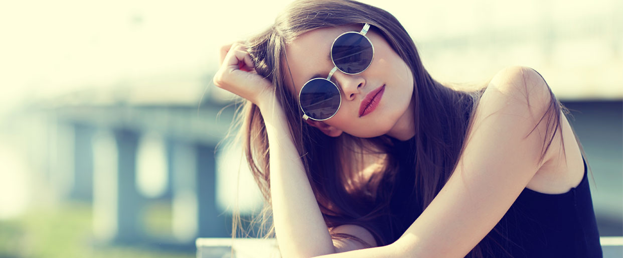 woman with sunglasses